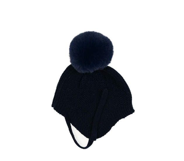 Tmavě modrá čepička 