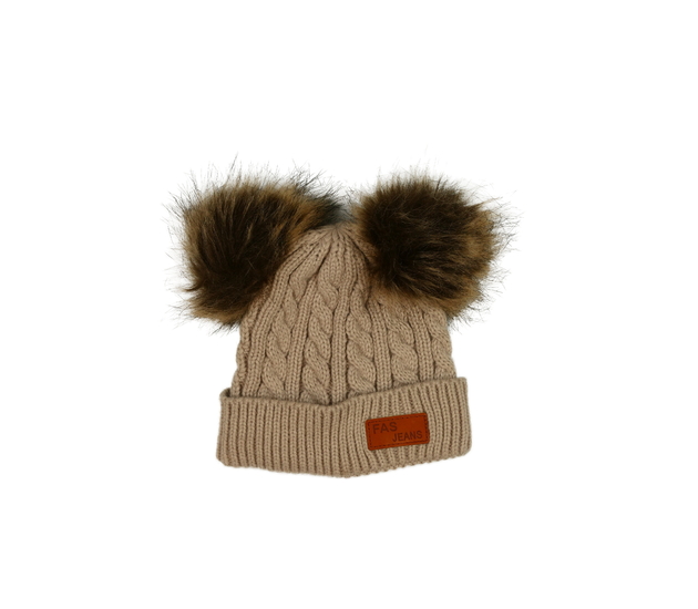 Hnědá čepice s bambulemi 