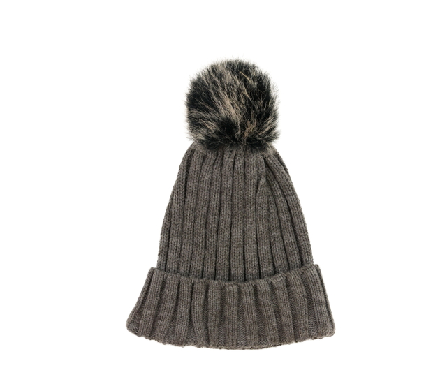 Šedá čepice s bambulí Primark 