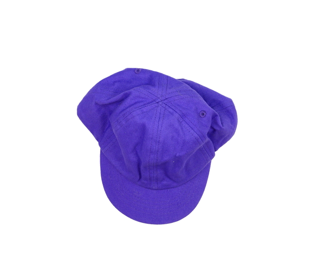 Fialová kšiltovka