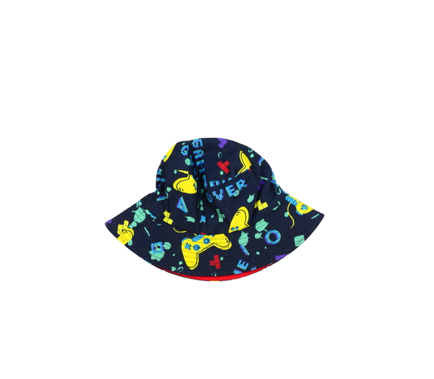 Tmavý klobouk s herním motivem 