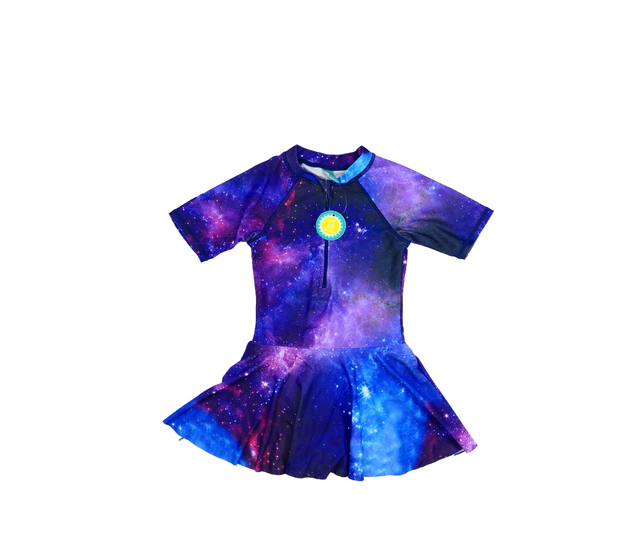 Nové fialové batikované plavkové šaty