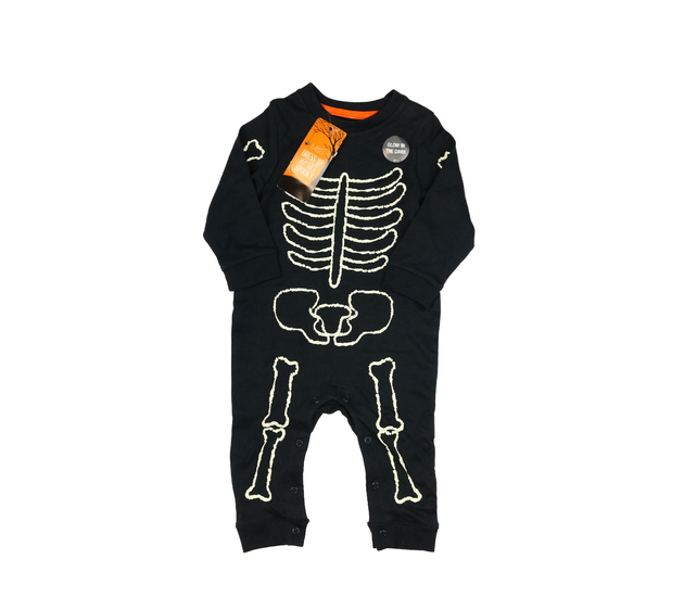 Nový halloween overal s kostrou M&S