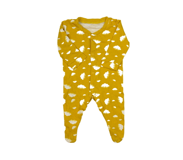 Žlutý overal s mráčky 