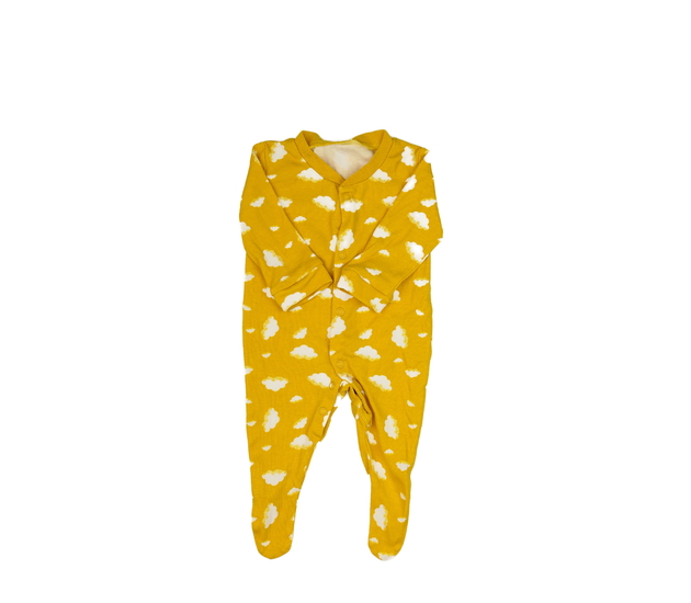 Žlutý overal s mráčky 