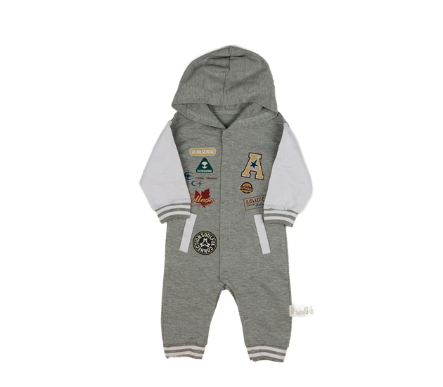 Šedo-bílý overal s kapucí 