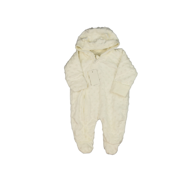 Nový krémový overal s nopíky George