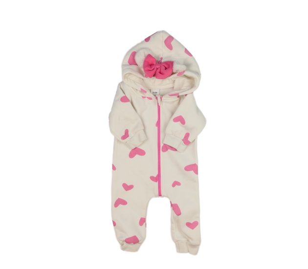 Bílý teplákový overal se srdci