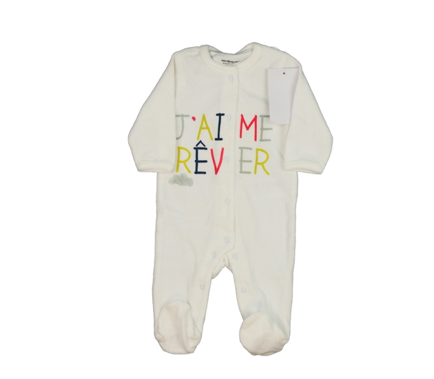 Nový krémový overal s nápisem 