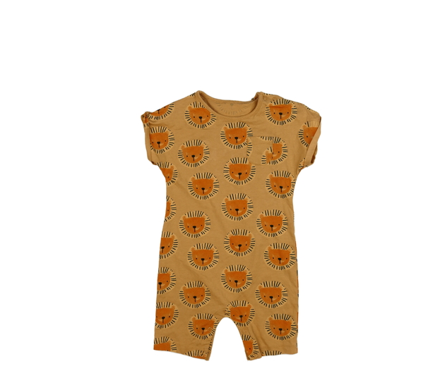 Hnědý overal se lvy Tu