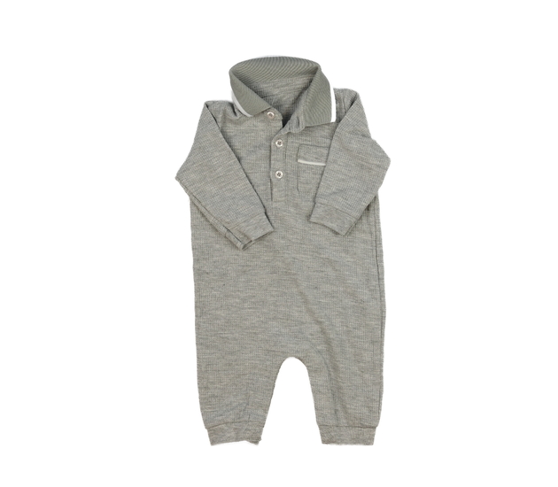 Šedý overal s límečkem 