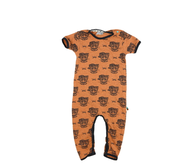 Hnědý overal s pirátským zvířetem 