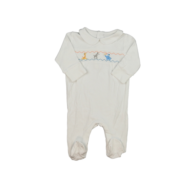 Bílý overal se zvířátky a límečkem 