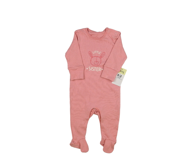 Nový růžový overal pro malou sestru 