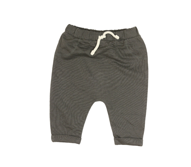 Tmavé tepláčky Tu