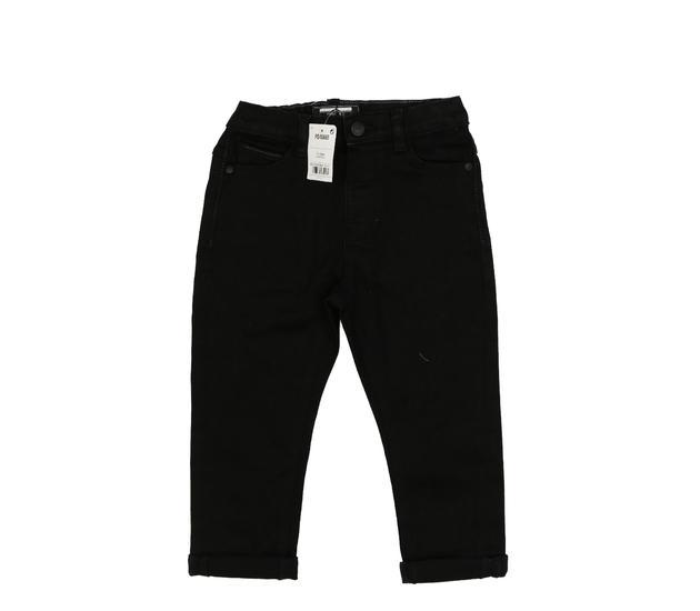 Nové černé rifle Next