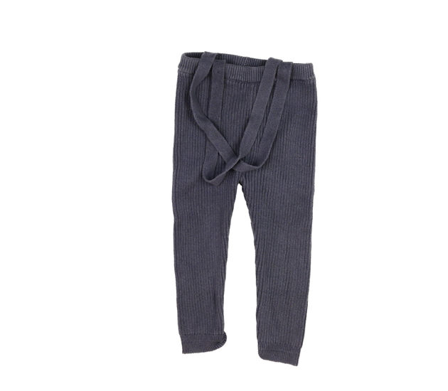 Tmavé pletené legíny se šly 