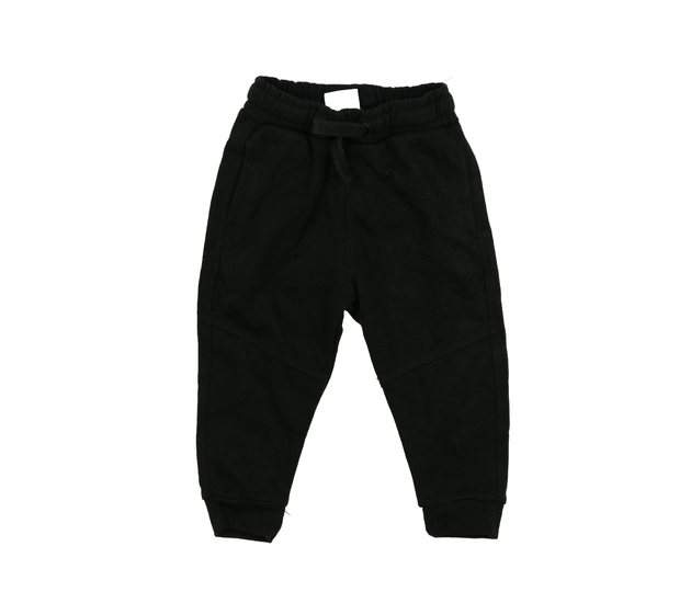 Černé tepláky Zara