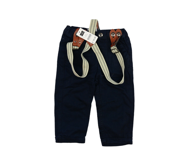 Nové tmavě modré kalhoty se šly 