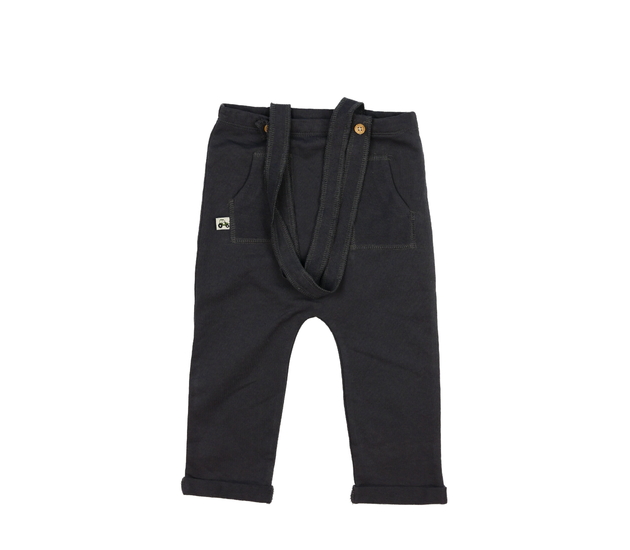 Nové tmavé kalhoty se šly Nutmeg