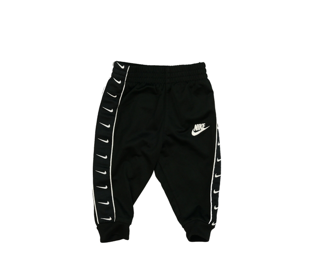 Černé tepláky Nike 