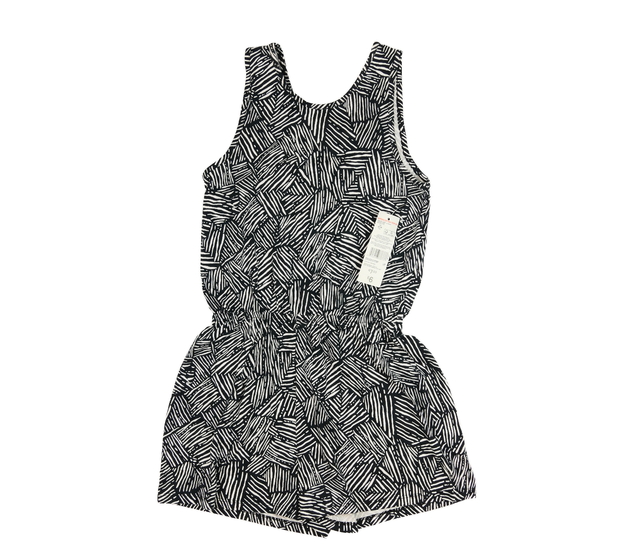 Nový černý kraťasový overal s bílými vzory F&F