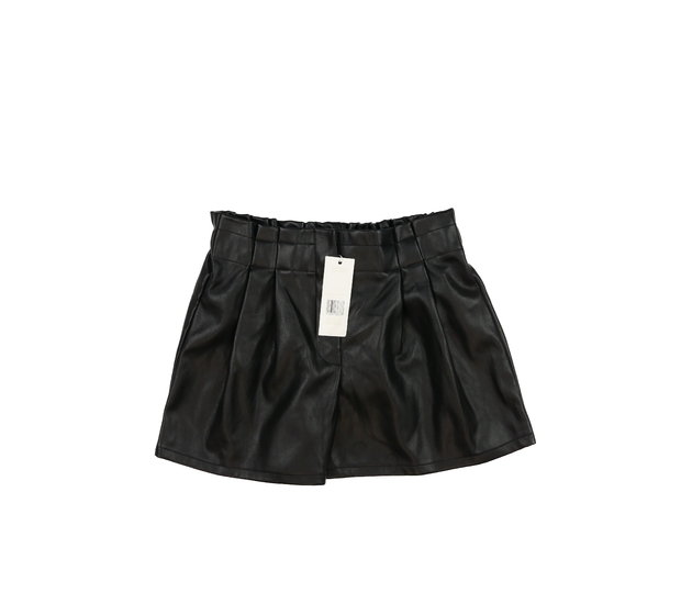 Nové černé koženkové kraťasy