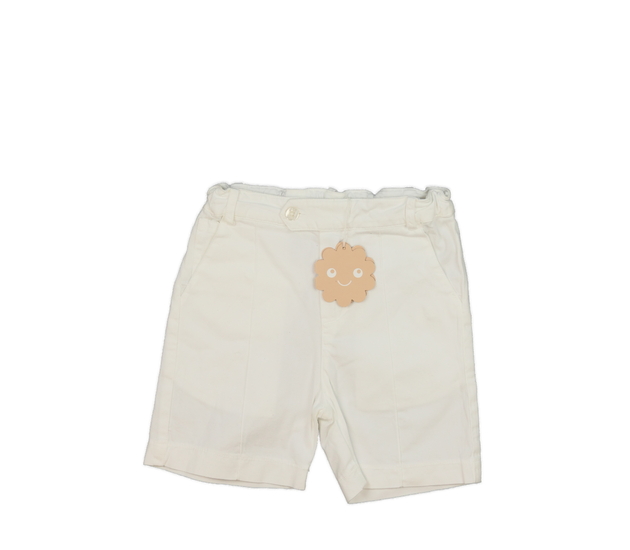 Nové bílé kraťasy