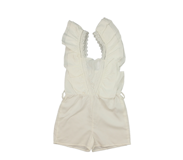 Bílý kraťasový overal s krajkou 