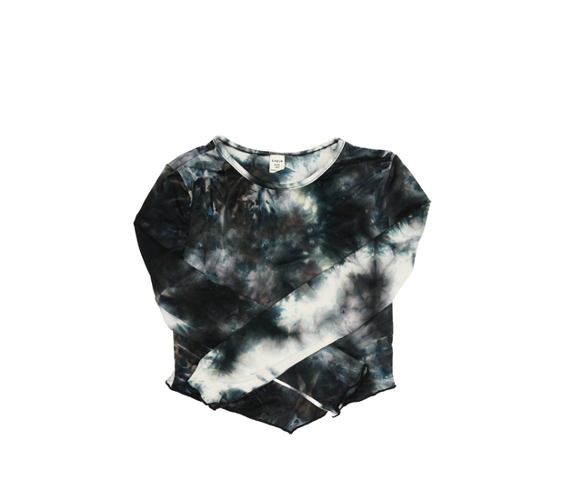 Batikovaný tmavý crop top 