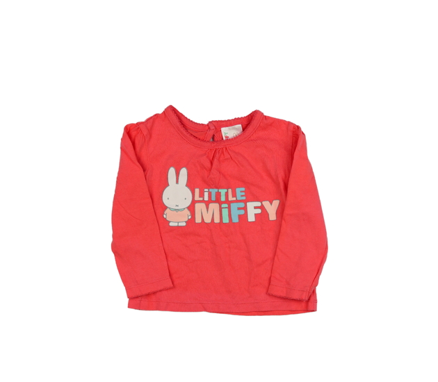 Červené triko se zajíčkem 