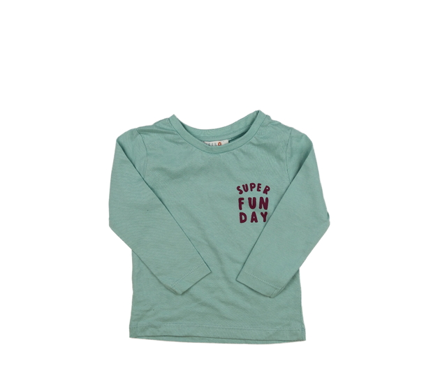 Modré triko s nápisem 