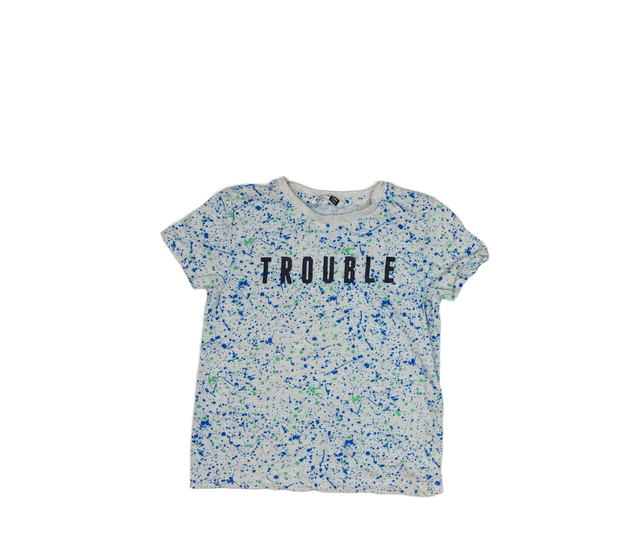 Šedé barevně vzorované triko 