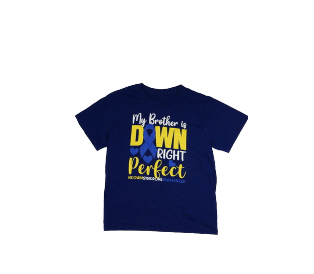 Tmavě modré triko s nápisem 