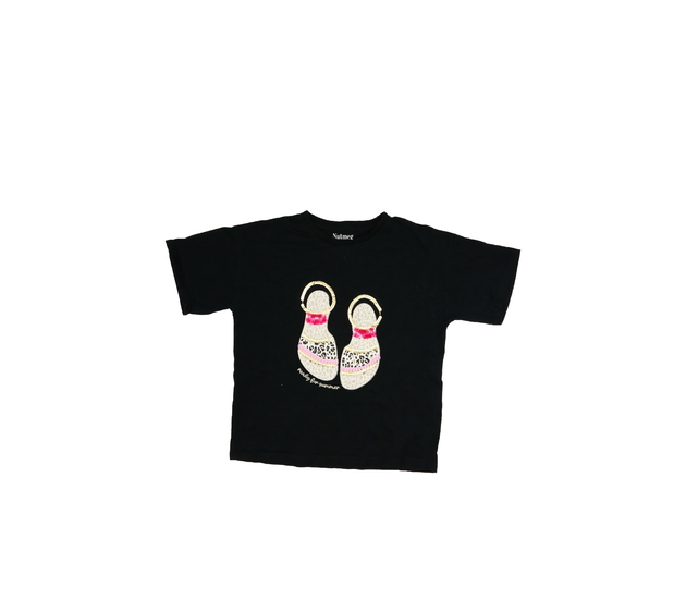 Černé triko se sandálky Nutmeg