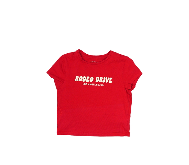 Červený crop top s nápisem Primark