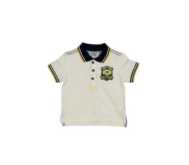 Bílé triko s límečkem 