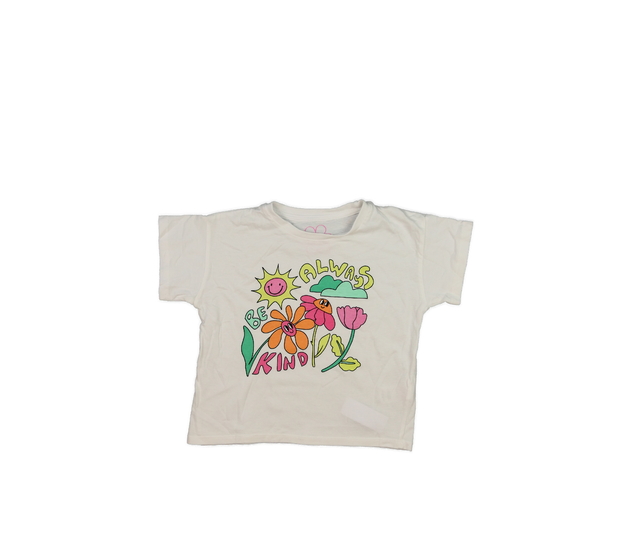 Bílé triko s květinami