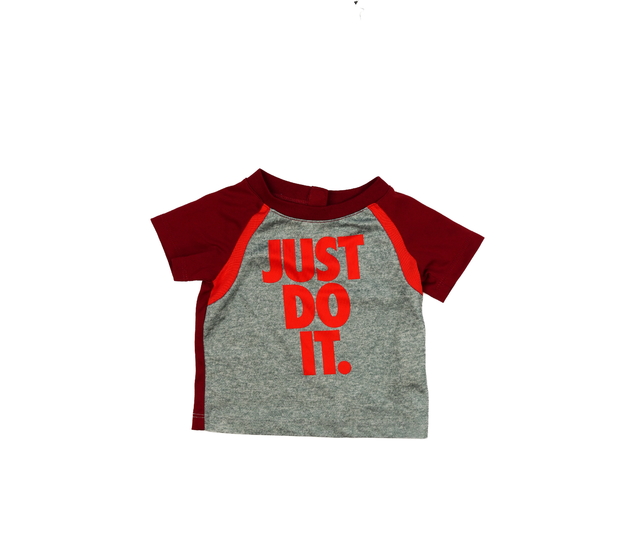 Barevné sportovní triko Nike 