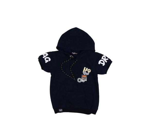 Tmavé triko s kapucí 