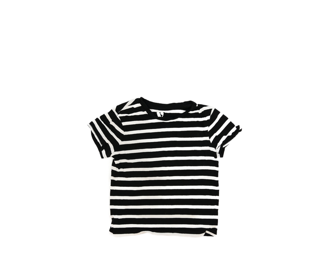 Bílé triko s černými pruhy a kapsou 