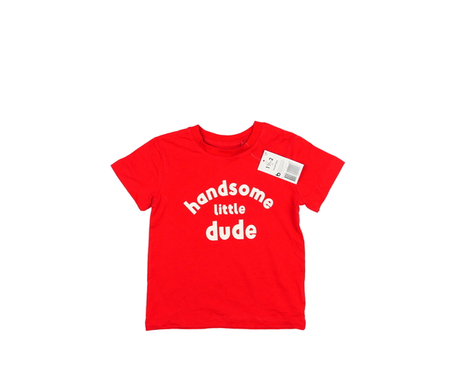 Nové červené triko s nápisem 