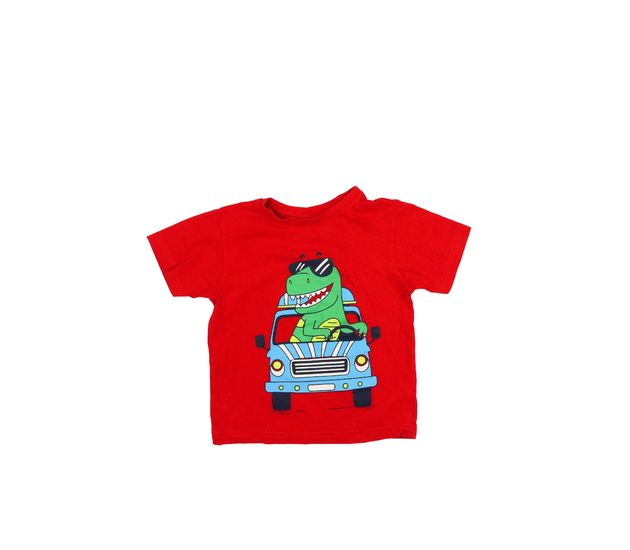 Červené triko s dinosaurem v autě Primark 