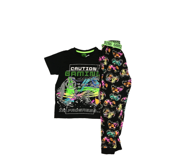 Černé pyžamo s barevným herním motivem 