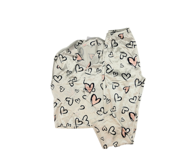 Krémové saténové pyžamo se srdci 