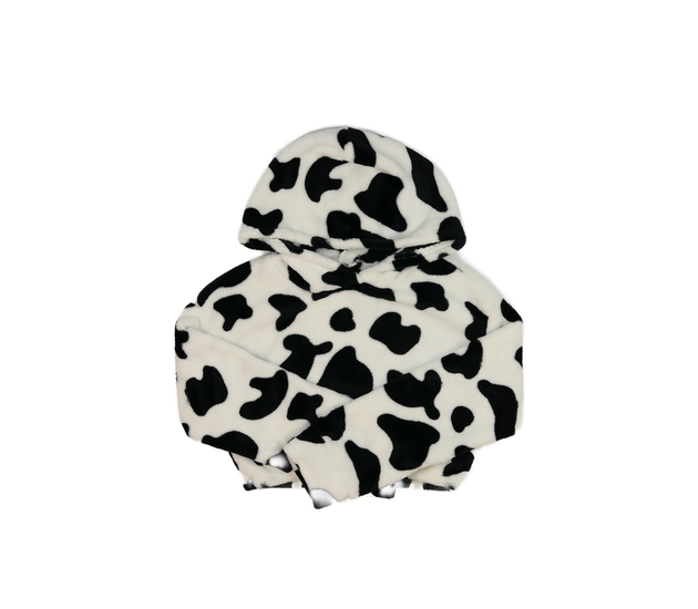 Bílá chlupatá crop mikina s černými vzory 