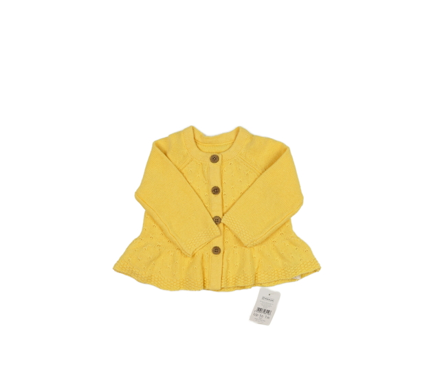 Nový žlutý svetr Nutmeg