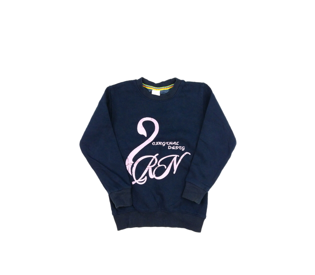 Tmavě modrá mikina s růžovým nápisem 